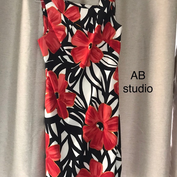 Dresses and tops - Picture 3 of 4